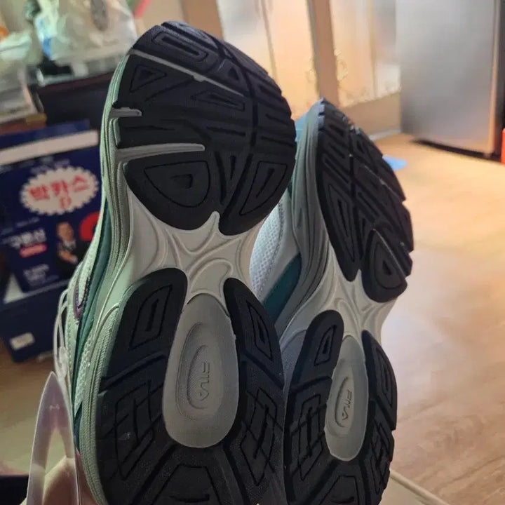 [BUNJANG] Fila Sneakers / 새상품)휠라 240.245