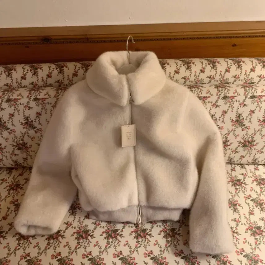 [BUNJANG] Red Velvet Wendy Favorite Things Fur Jacket / [새상품] 페이보릿띵스 웬디 퍼 자켓