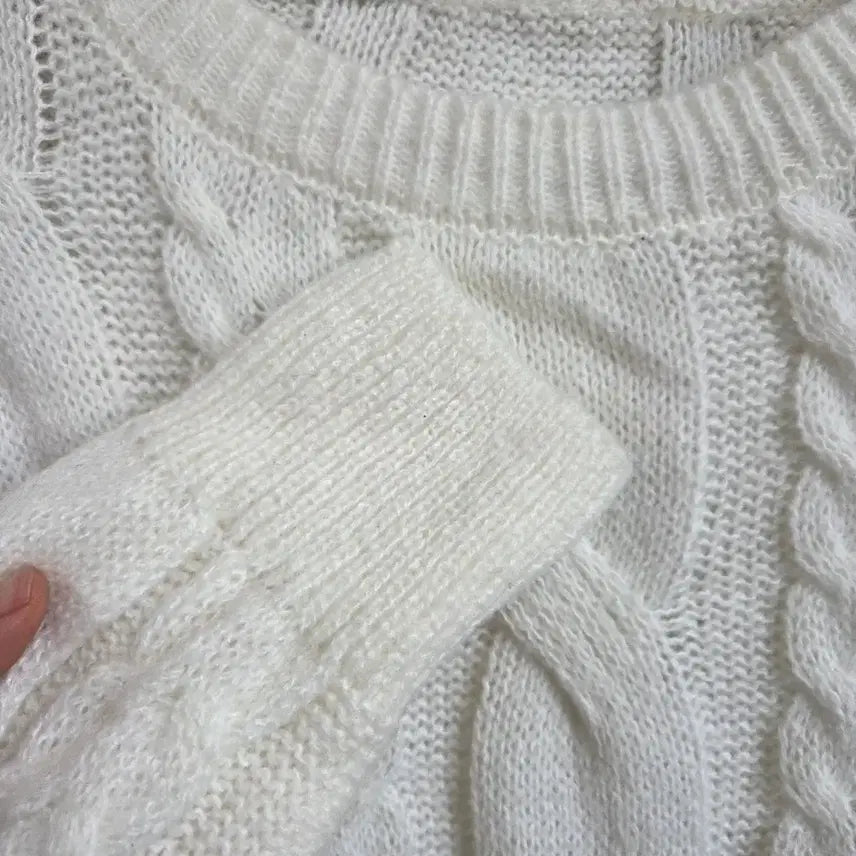 [BUNJANG] Ivory Cable Knit Sweater - Women's / 여성 아이보리 꽈배기 니트 스웨터 F