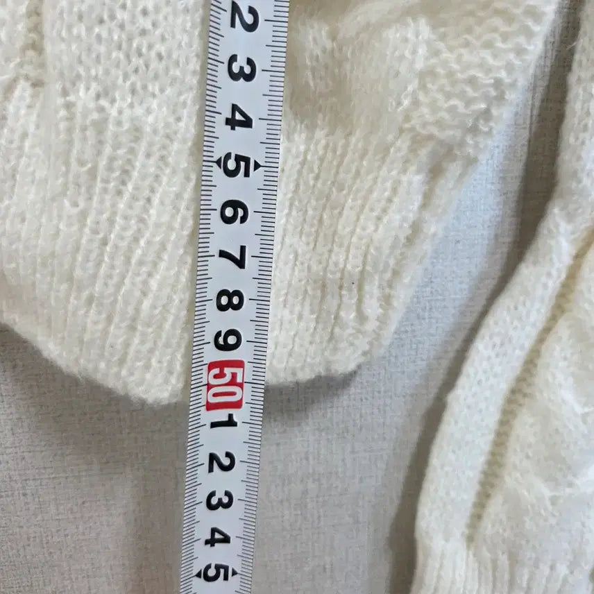 [BUNJANG] Ivory Cable Knit Sweater - Women's / 여성 아이보리 꽈배기 니트 스웨터 F