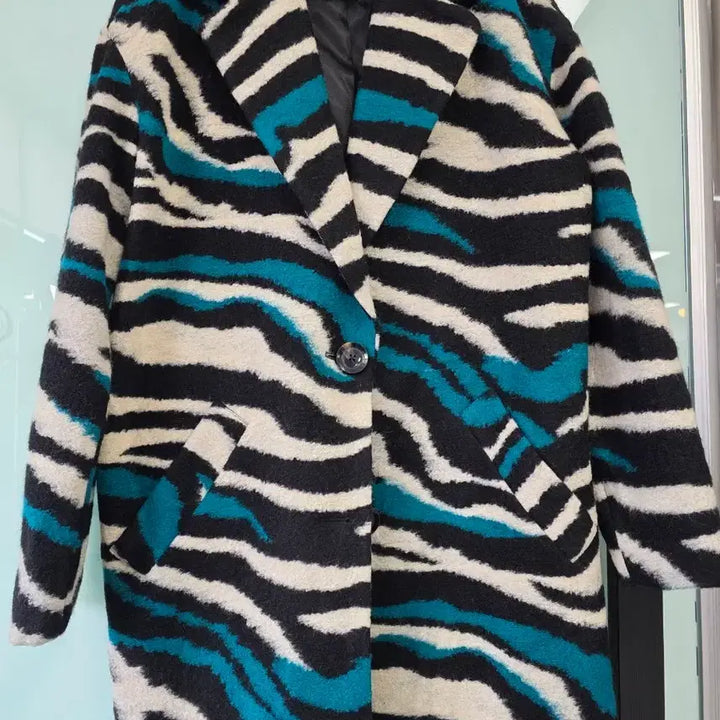 [BUNJANG] Jessi New York Zebra Pattern Coat / 제시뉴옥 코트