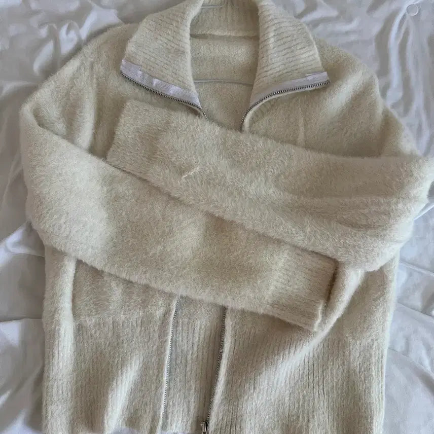 [BUNJANG] Young & Rich Angora Two-Way Zip-up / 영앤리치 뉴헤어 앙고라 투웨이집업