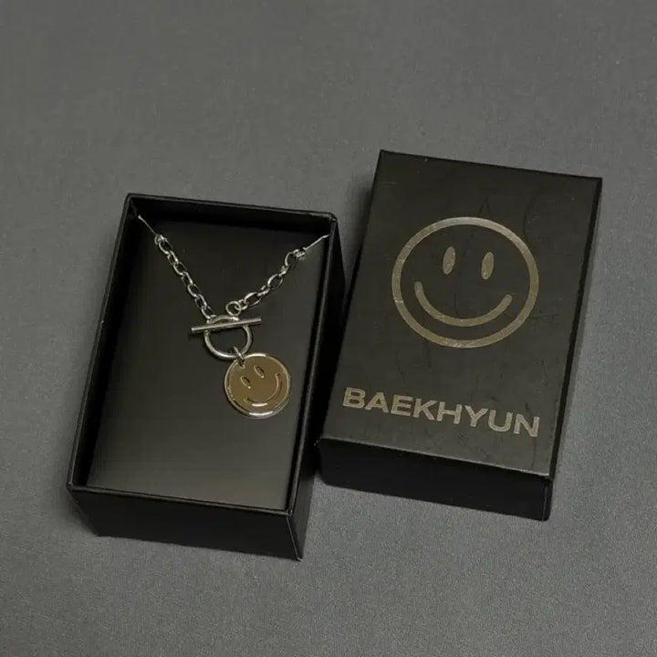 [BUNJANG] Baekhyun Signature Pendant Necklace / 백현 시그니처 펜던트 목걸이