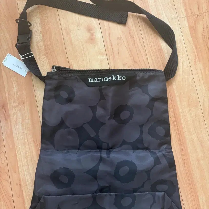 [BUNJANG] Marimekko Floral Crossbody Bag / 마리메꼬 크로스 백