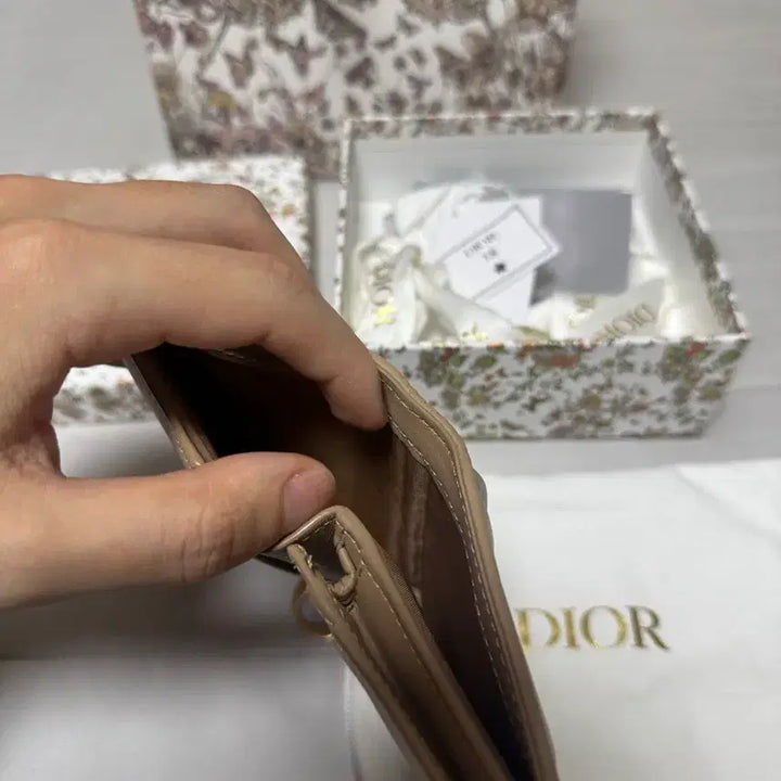 [BUNJANG] Dior Lady Dior Cannage Matte Wallet / [정품] 디올 레이디 까나쥬 무광 지갑
