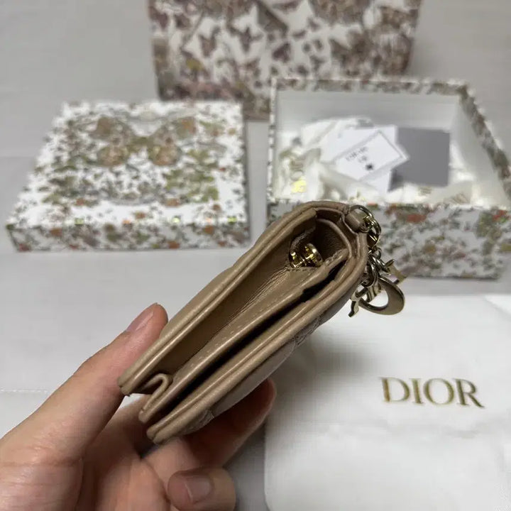 [BUNJANG] Dior Lady Dior Cannage Matte Wallet / [정품] 디올 레이디 까나쥬 무광 지갑