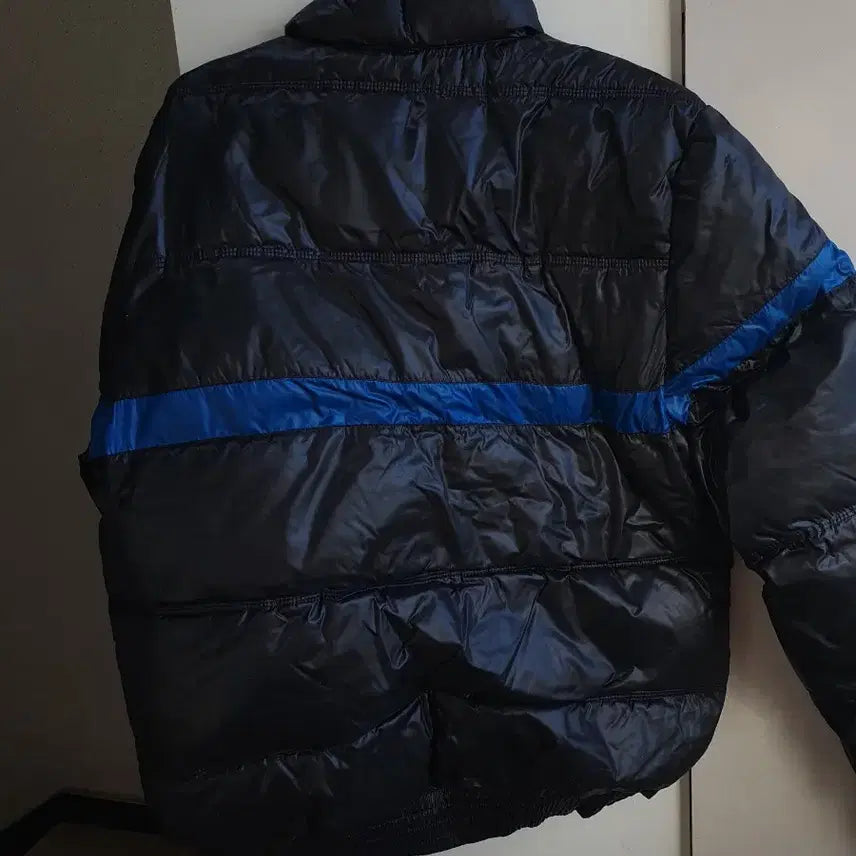 [BUNJANG] Adidas Black and Blue Padded Jacket (Size 95) / 아디다스 블랙/블루 패딩 점퍼 95 사이즈