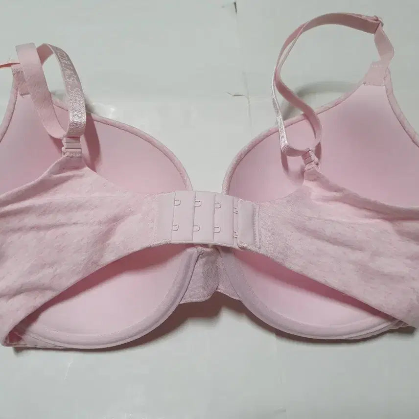 [SOLD OUT] 빅토리아 시크릿 티셔츠 푸쉬업 브라 34DD