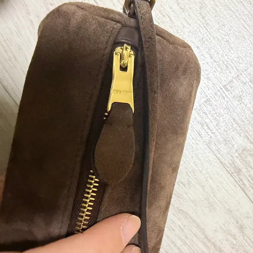 [BUNJANG] Miu Miu Suede Mini Bag Cocoa Brown / 미우미우 스웨이드 미니백 코코아브라운