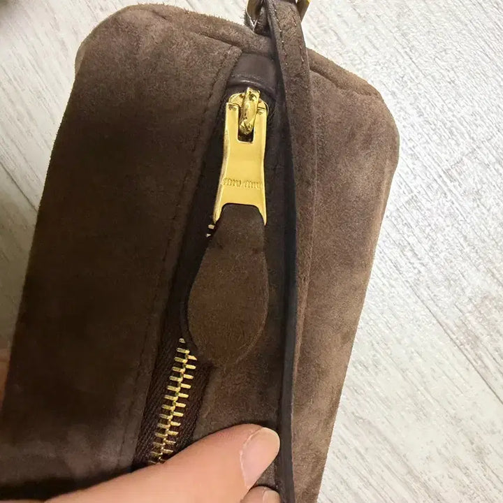 [BUNJANG] Miu Miu Suede Mini Bag Cocoa Brown / 미우미우 스웨이드 미니백 코코아브라운