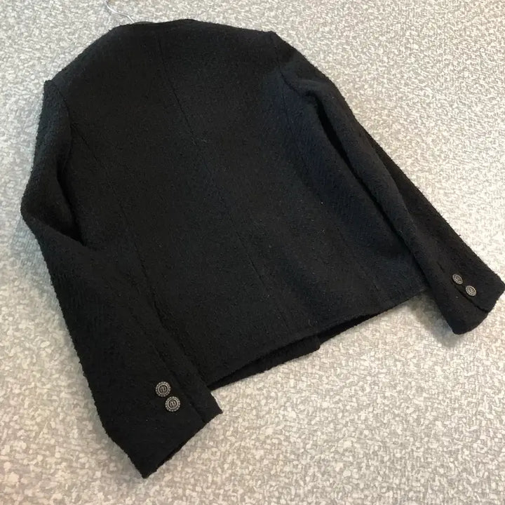 [BUNJANG] The Izzat Round Black Tweed Jacket / 더아이잗 라운드 블랙 트위드 자켓 노카라 검정 올드머니룩 결혼식 하객룩