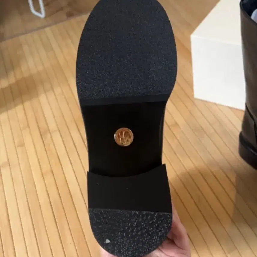 [BUNJANG] HOS Mid Boots Crack Leather / 호와스 미드 부츠 크랙 가죽