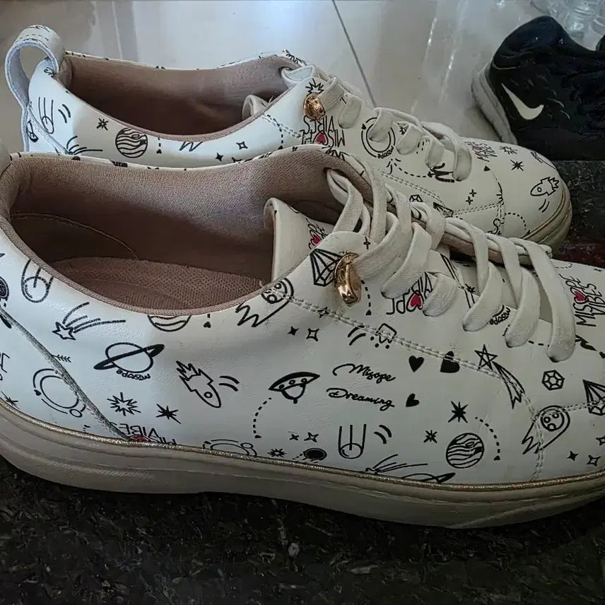 [BUNJANG] Misope Vibes White Pattern Sneakers / 미소페 Vibes 화이트 패턴 스니커즈