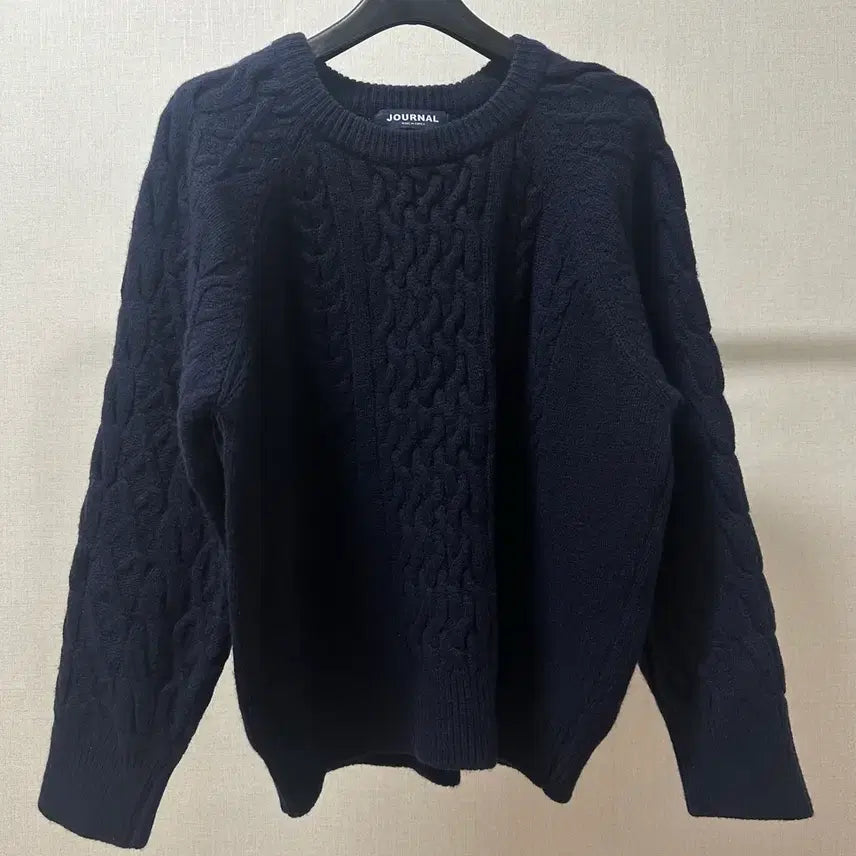 [BUNJANG] JOURNAL Navy Cable Knit / JOURNAL 네이비 꽈배기 니트