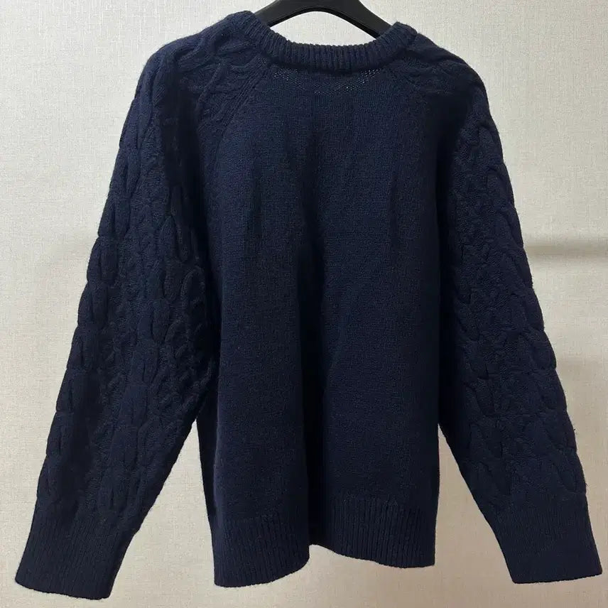 [BUNJANG] JOURNAL Navy Cable Knit / JOURNAL 네이비 꽈배기 니트