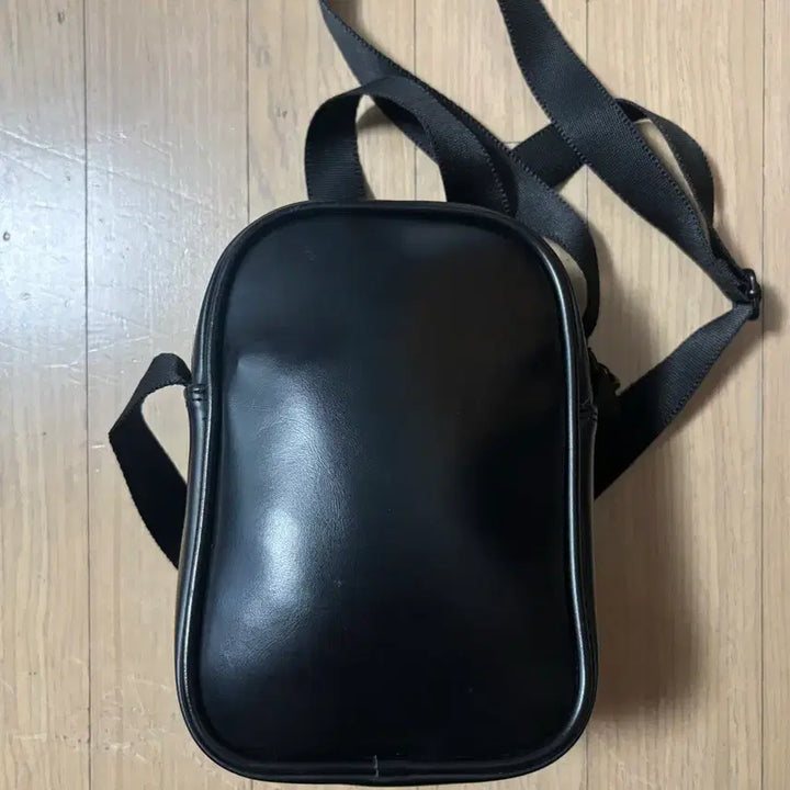 [BUNJANG] Adidas Black Mini Crossbody Bag / ADIDAS 아디다스 00s 미니 블랙 크로스백