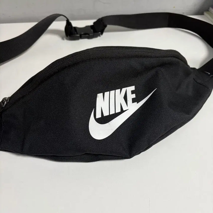 [BUNJANG] Nike Heritage Waist Pack Black / 나이키 헤리티지 허리팩 블랙 가방 양도 판매