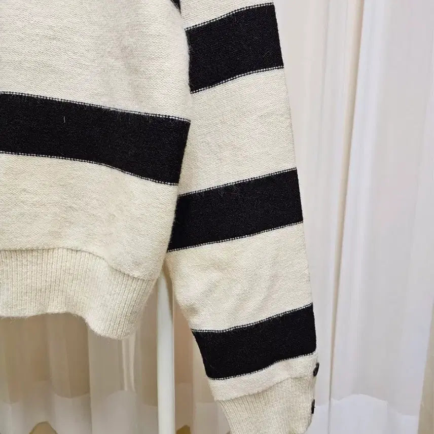 [BUNJANG] Color Block Stripe Knit Top / 거꾸로 배색원단 소매단추 단가라 니트 티셔츠_아이보리