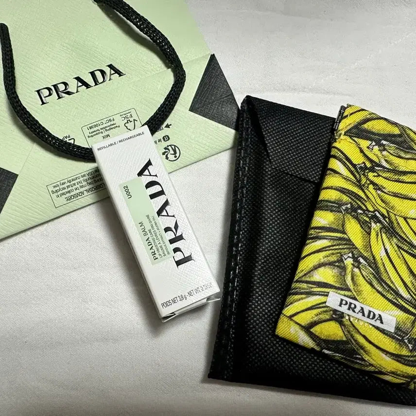 [BUNJANG] Prada U002 Lip Balm (Coral Glow) New / 프라다 립밤 U002 바나나 옐로우(코랄 글로우) 새제품