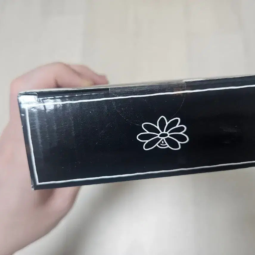 [BUNJANG] G-Dragon Jo Malone & Friends Plush Keyring / 지디 GD 지드래곤 G-DRAGON 조앤프렌즈 앤 플러쉬 키링 화이트