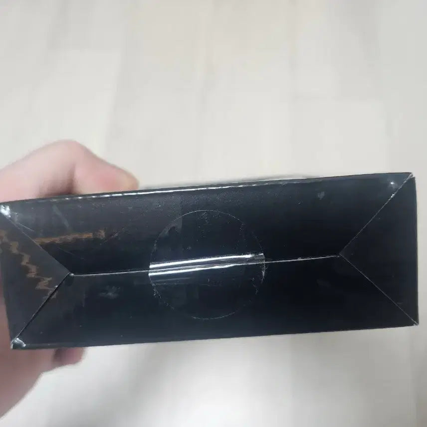[BUNJANG] G-Dragon Jo Malone & Friends Plush Keyring / 지디 GD 지드래곤 G-DRAGON 조앤프렌즈 앤 플러쉬 키링 화이트