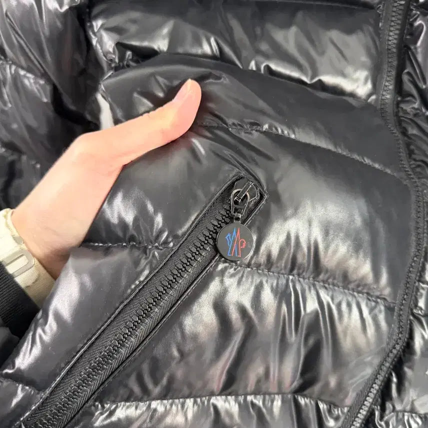 [BUNJANG] Moncler Padded Jacket / 몽클레어 패딩