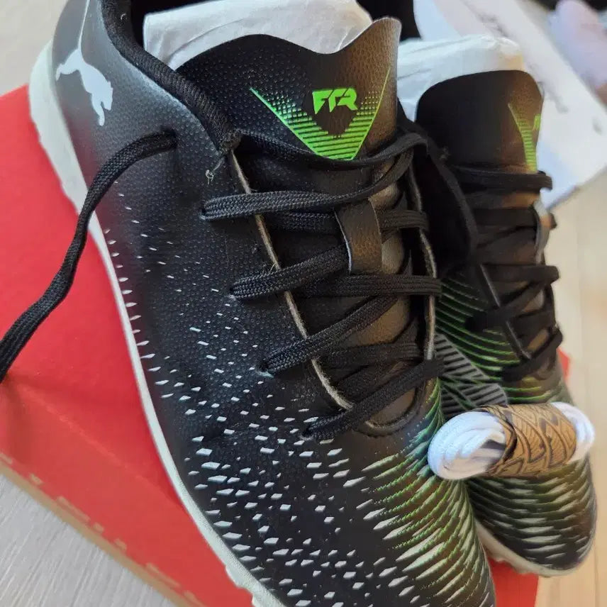 [BUNJANG] Puma Junior Futsal Shoes - Black 245 / 푸마 주니어 풋살화/245