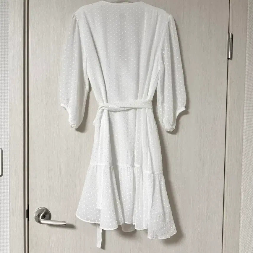 [BUNJANG] Lugh A17H White Dot Wrap Dress / (새상품) 루흐 a17h 화이트 도트 랩 원피스 free
