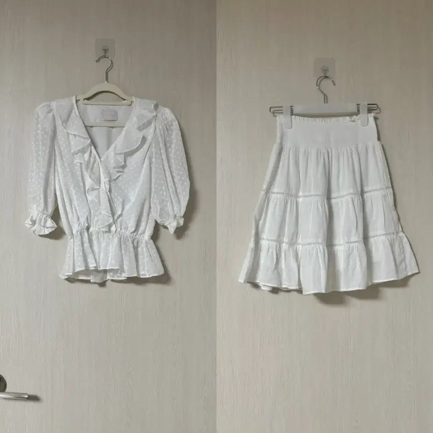 [BUNJANG] Lureh A17H White Dot Ruffle Blouse &amp; Mini Skirt Set / 루흐 a17h 화이트 도트러플 블라우스 + 밴딩 미니스커트 set