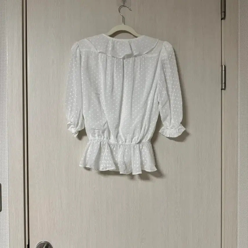 [BUNJANG] Lureh A17H White Dot Ruffle Blouse &amp; Mini Skirt Set / 루흐 a17h 화이트 도트러플 블라우스 + 밴딩 미니스커트 set