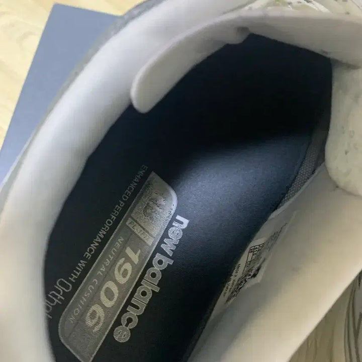[SOLD OUT] 뉴발란스 U1906RWG 씨 솔트 260 사이즈 판매