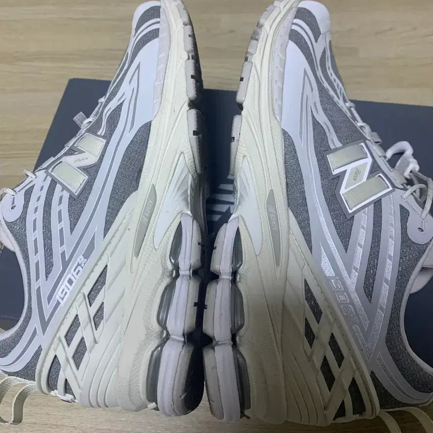 [SOLD OUT] 뉴발란스 U1906RWG 씨 솔트 260 사이즈 판매
