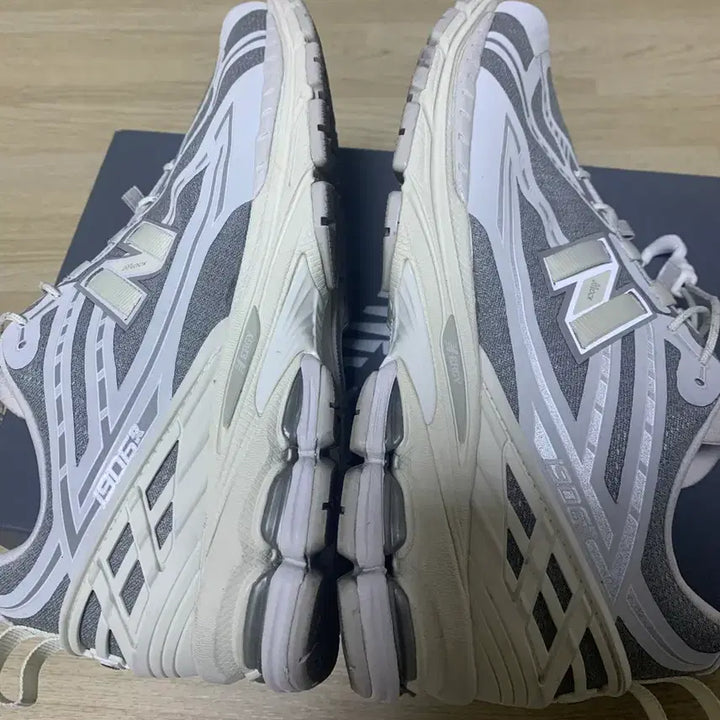 [SOLD OUT] 뉴발란스 U1906RWG 씨 솔트 260 사이즈 판매