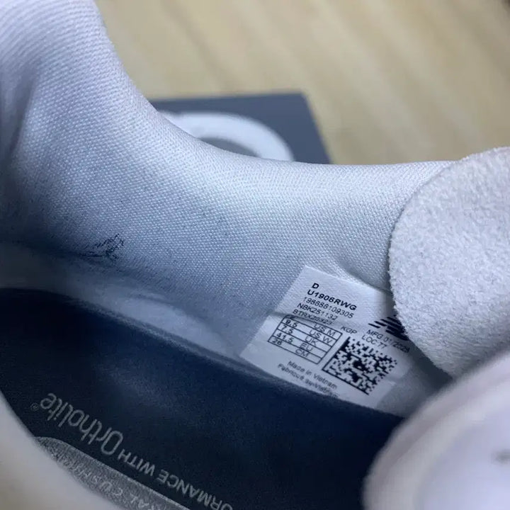 [SOLD OUT] 뉴발란스 U1906RWG 씨 솔트 260 사이즈 판매