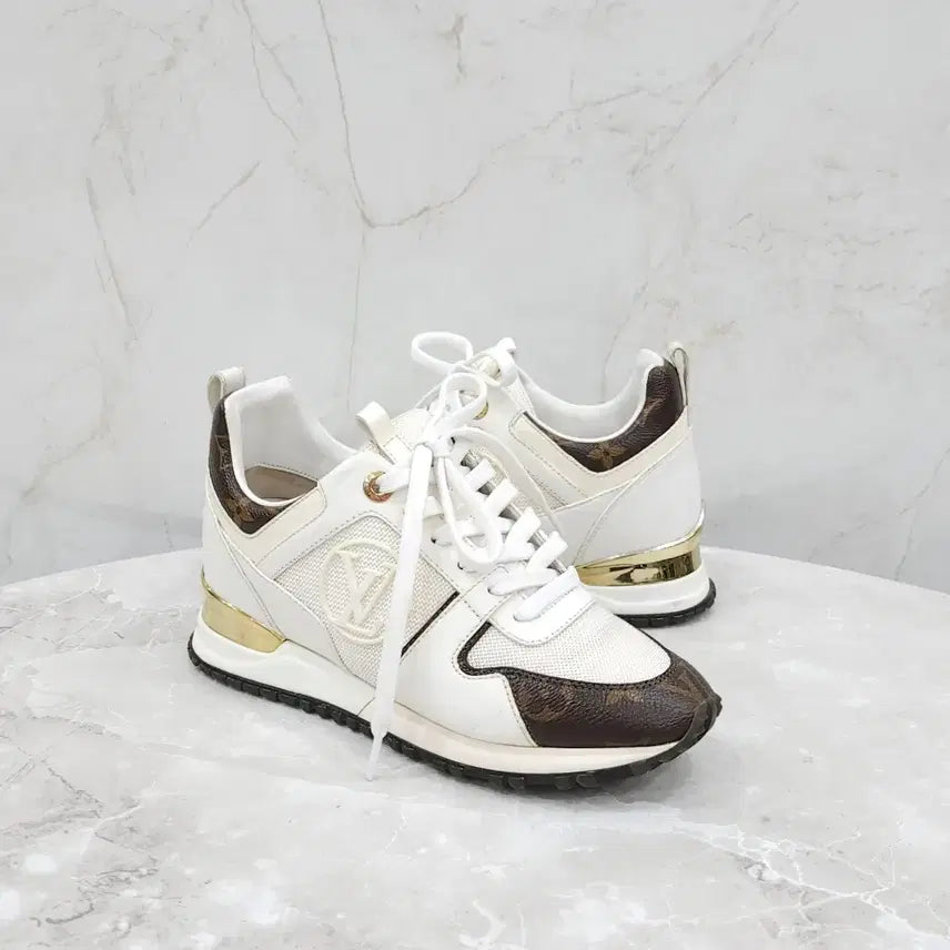 [BUNJANG] Louis Vuitton LV White Run Away Sneakers / 35.5 / 루이비통 LV 화이트 런어웨이 스니커즈