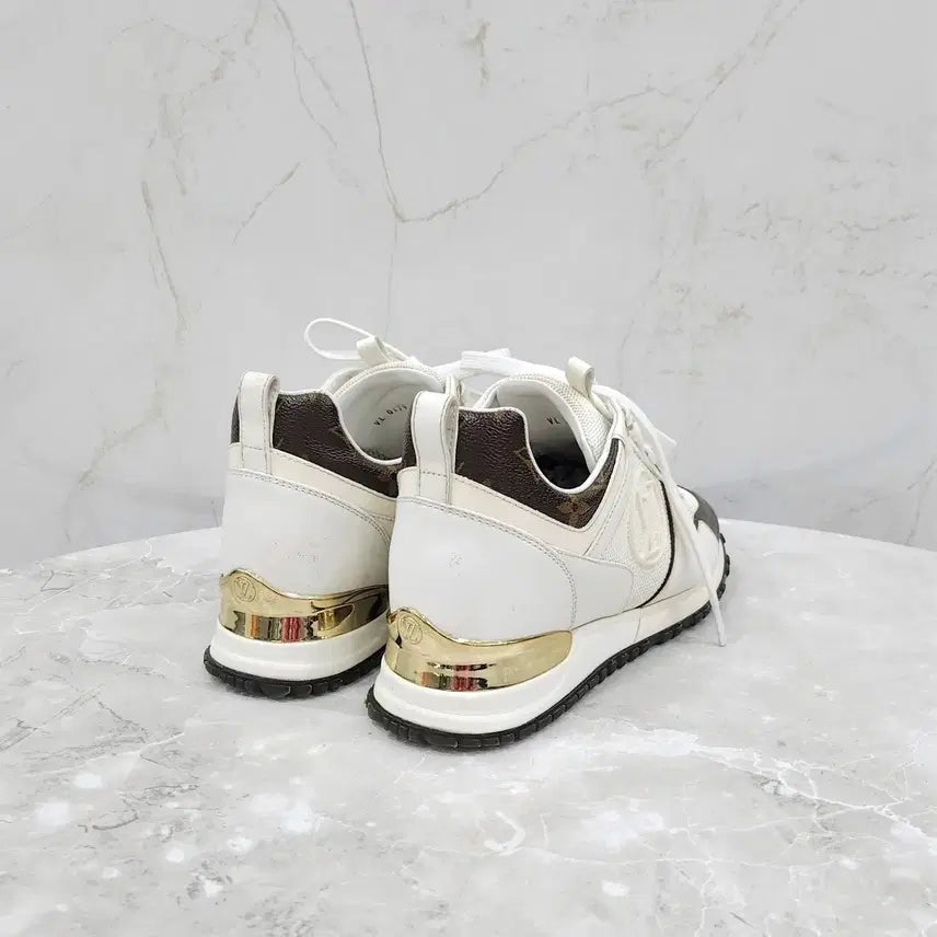 [BUNJANG] Louis Vuitton LV White Run Away Sneakers / 35.5 / 루이비통 LV 화이트 런어웨이 스니커즈