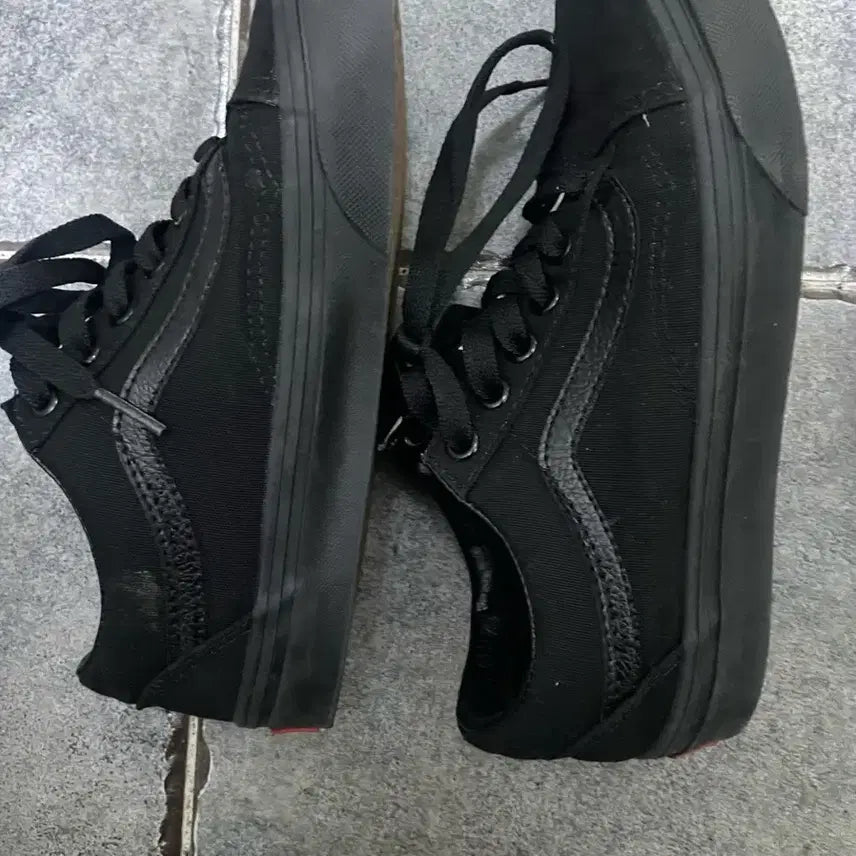 [BUNJANG] Vans Old Skool Black Sneakers / 반스 올드스쿨 블랙 스니커즈