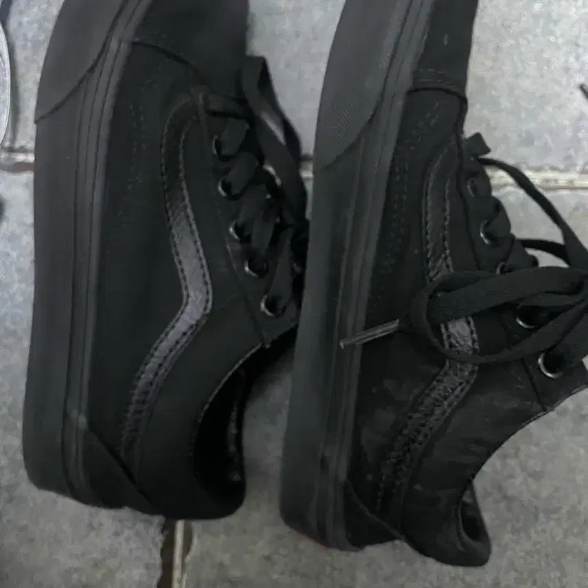 [BUNJANG] Vans Old Skool Black Sneakers / 반스 올드스쿨 블랙 스니커즈