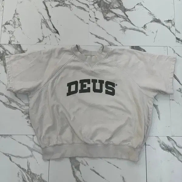 [BUNJANG] Deus Logo Short Sleeve Crew Neck T-shirt / 데우스 로고 반팔 크루넥