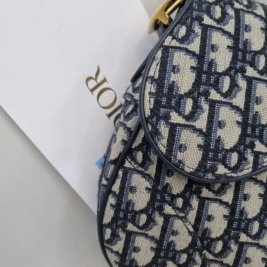 [BUNJANG] Dior Oblique Saddle Medium Shoulder Bag / 디올 오블리크 새들백 미듐 숄더백 M0446CTZQ M928