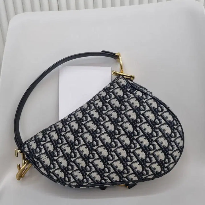 [BUNJANG] Dior Oblique Saddle Medium Shoulder Bag / 디올 오블리크 새들백 미듐 숄더백 M0446CTZQ M928