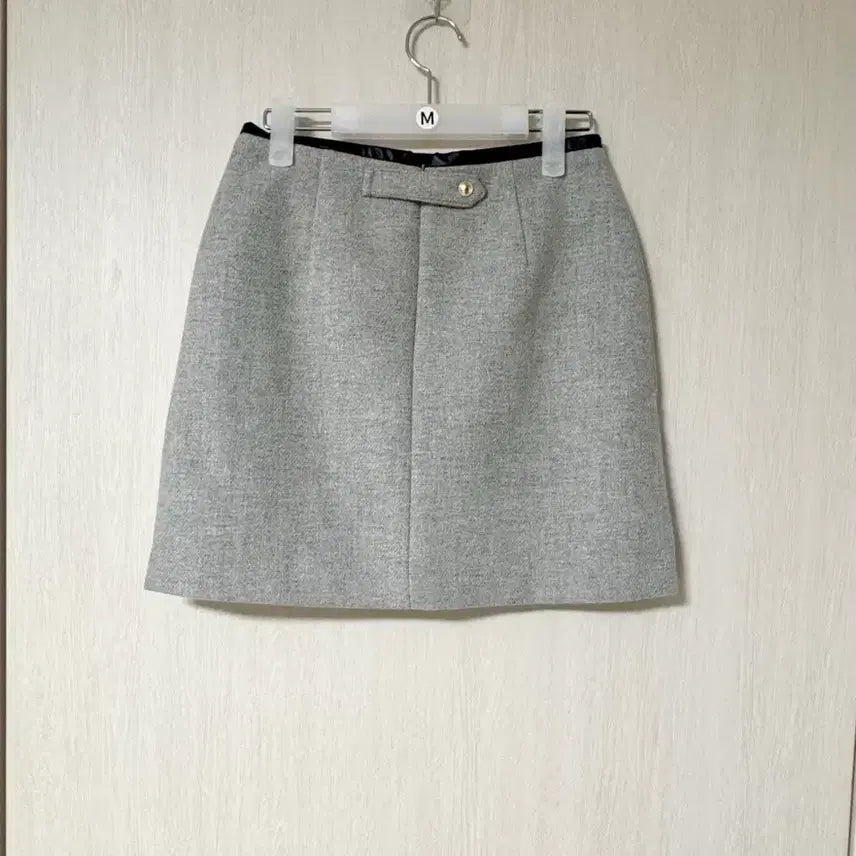 [BUNJANG] Gray Leather Touch Midi Skirt / (새상품) 그레이 울터치 가죽스트리밍 스커트 M