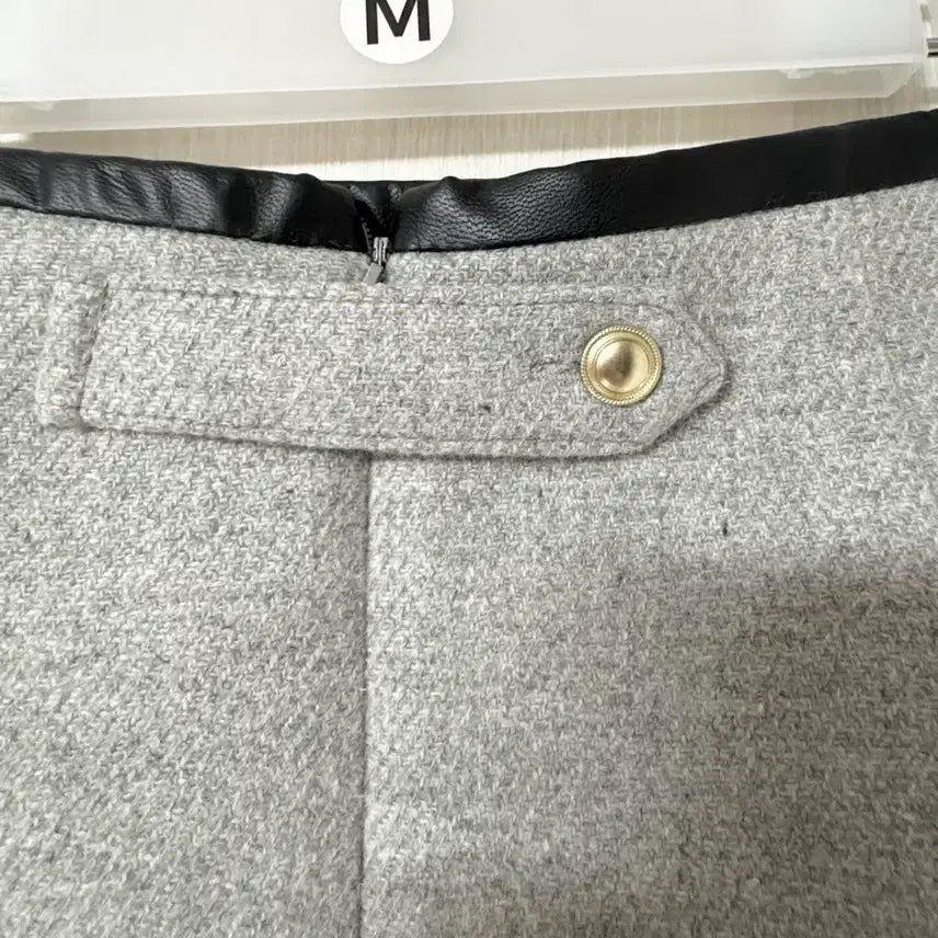 [BUNJANG] Gray Leather Touch Midi Skirt / (새상품) 그레이 울터치 가죽스트리밍 스커트 M