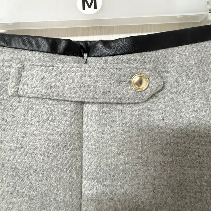[BUNJANG] Gray Leather Touch Midi Skirt / (새상품) 그레이 울터치 가죽스트리밍 스커트 M
