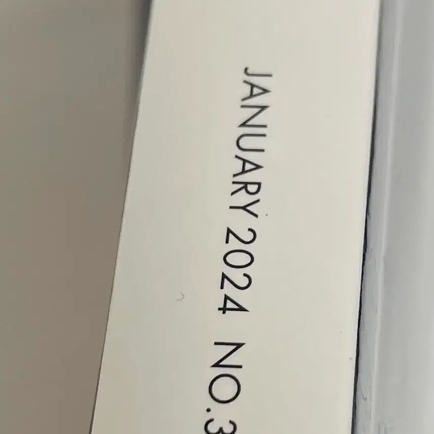 [BUNJANG] Suzy Elle January 2024 Magazine / ( 개봉 ) 엘르 잡지 2024년 1월 수지 커버 판매