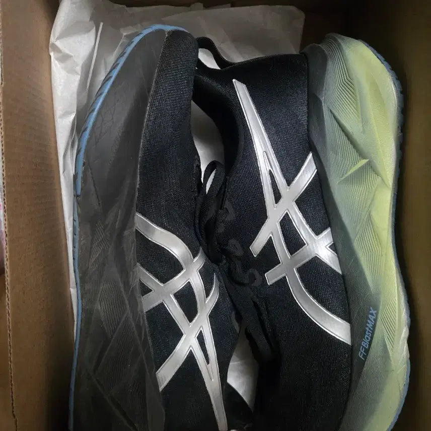 [BUNJANG] Asics Nova Blast 5 Luxe Running Shoes / 아식스 노바블라스트 5 럭스 280mm 런닝화