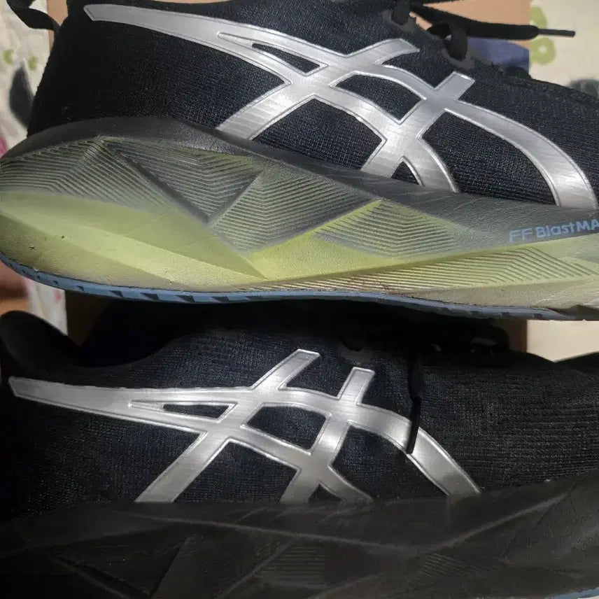 [BUNJANG] Asics Nova Blast 5 Luxe Running Shoes / 아식스 노바블라스트 5 럭스 280mm 런닝화
