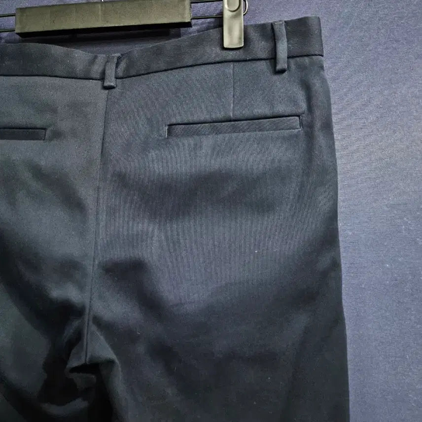 [SOLD OUT] 코스 네이비컬러 남성 허리 32 9부 슬랙스 면바지