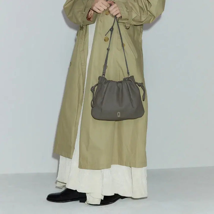 [BUNJANG] Vunque Crossbody Bag - Shadow Gray / 분크 크로스백(정가25만원)