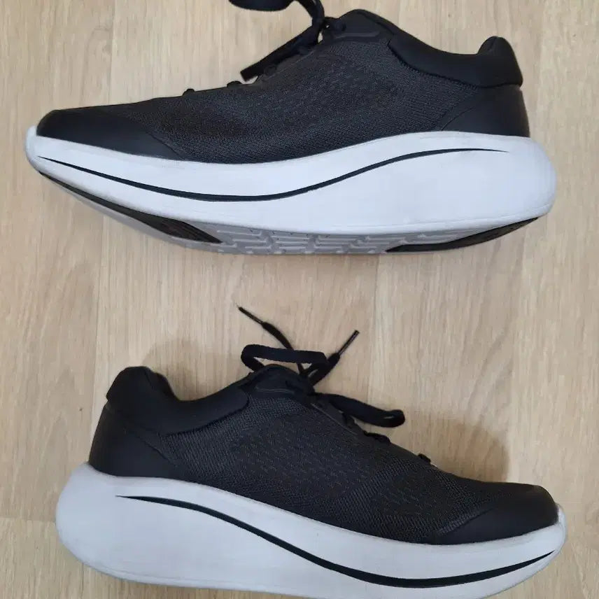 [SOLD OUT] 스케쳐스  맥스 쿠셔닝 220723 (270size)